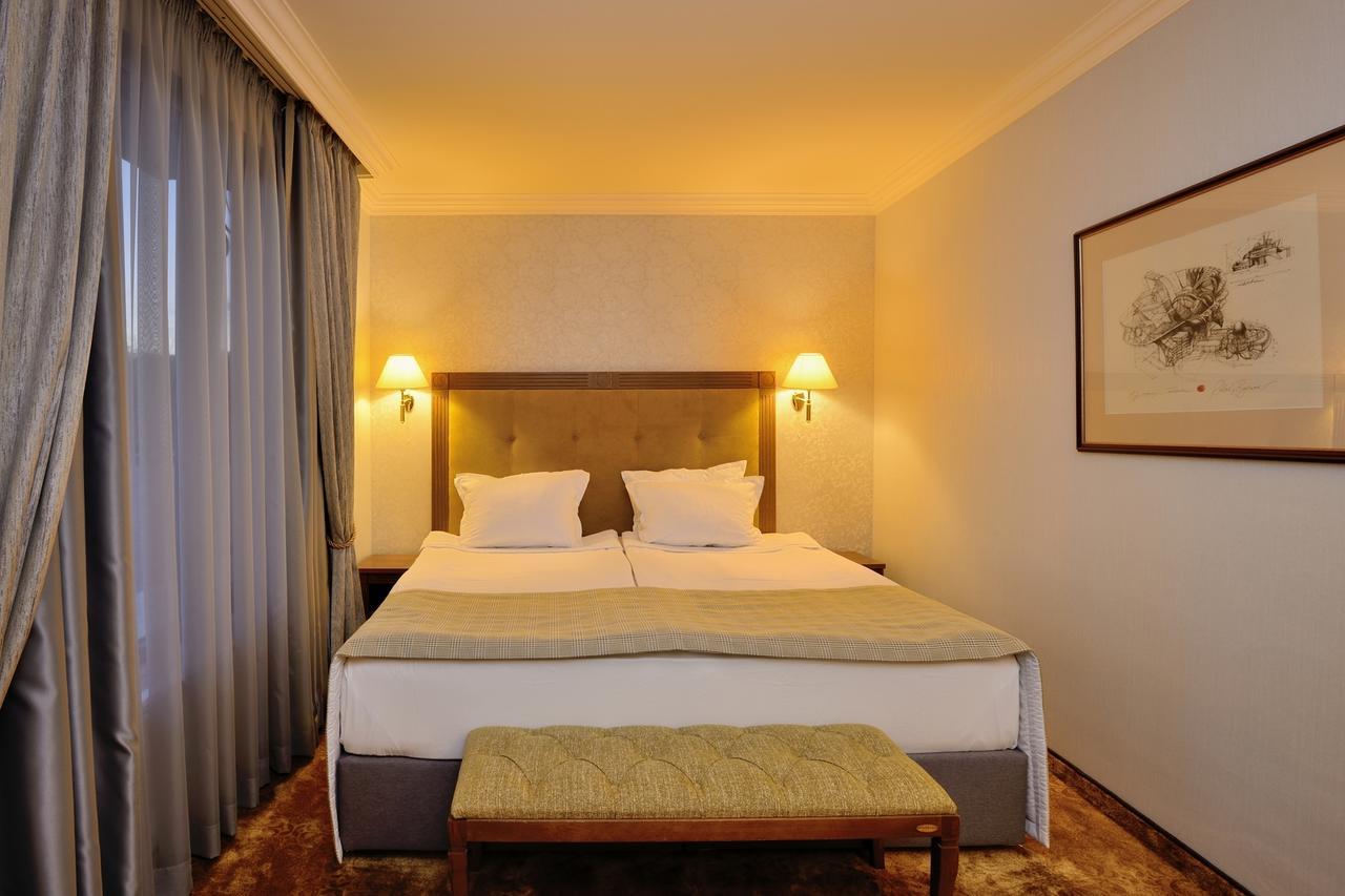 Hotel Club Central Hisarya Extérieur photo